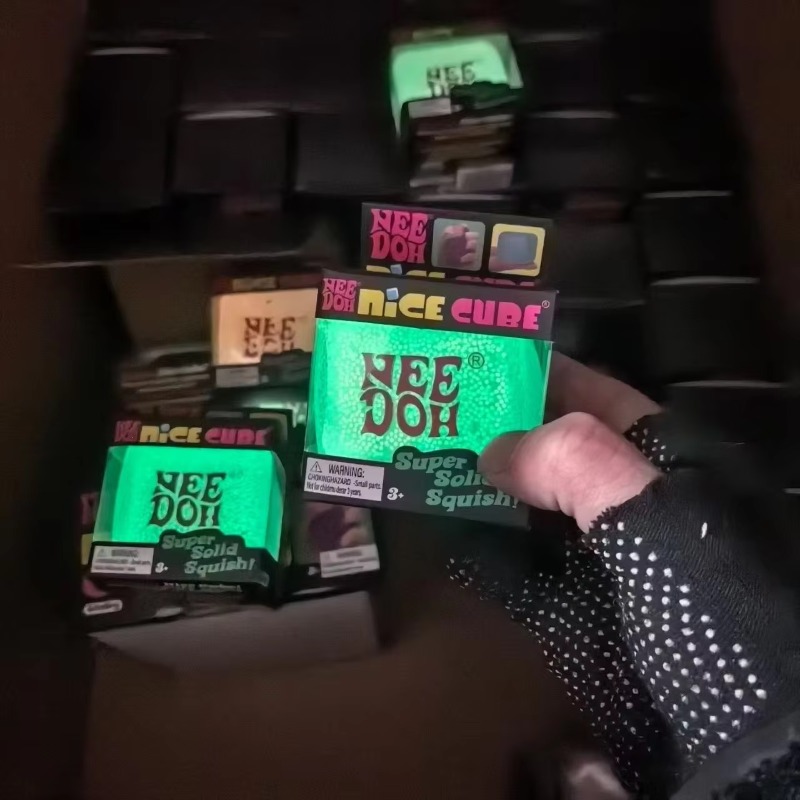 Fidget Cube Original - لعبة ضغط مكعبة جديدة من Schylling